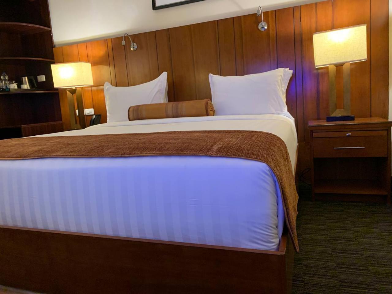 The Hub Hotel 亚的斯亚贝巴 外观 照片